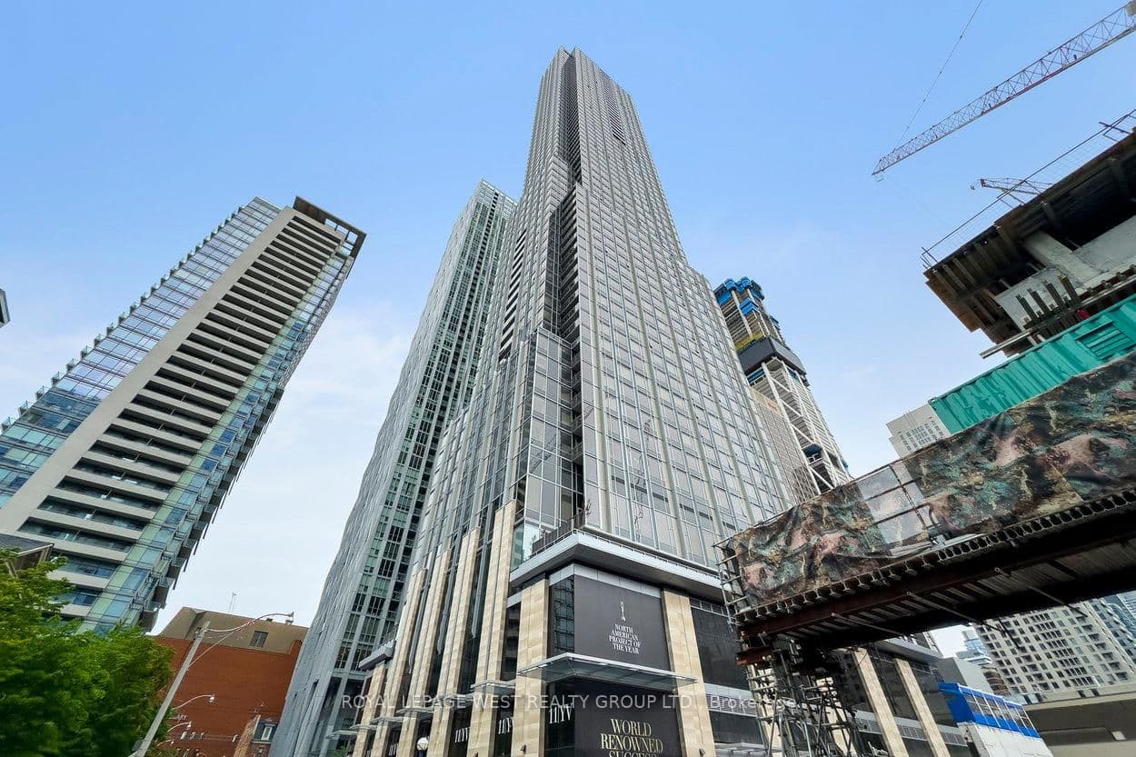 11 Yorkville Avenue, Unit 1310 thumbnail 2