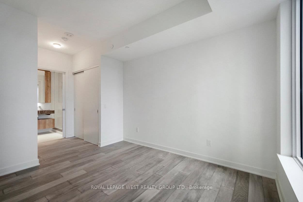 11 Yorkville Avenue, Unit 1310 thumbnail 25