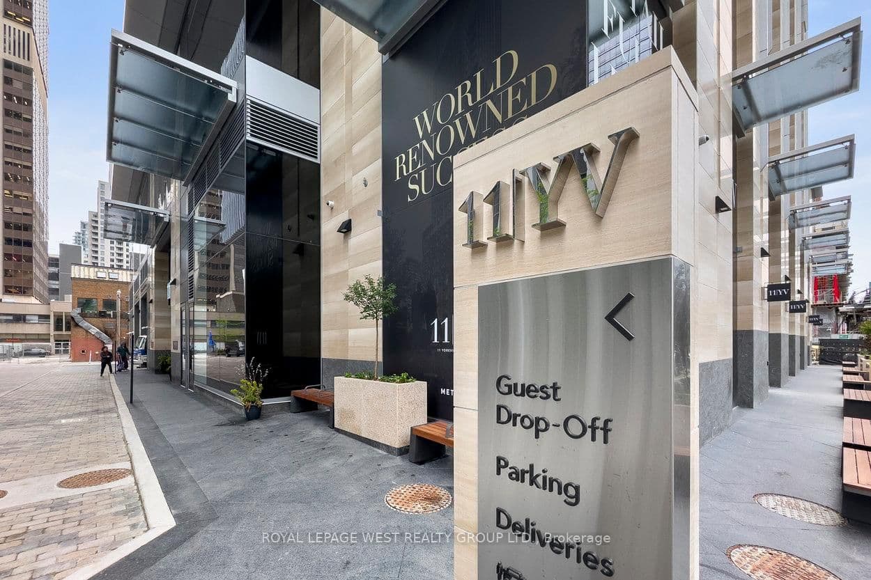 11 Yorkville Avenue, Unit 1310 thumbnail 3