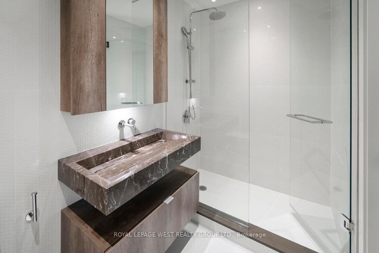 11 Yorkville Avenue, Unit 1310 thumbnail 30