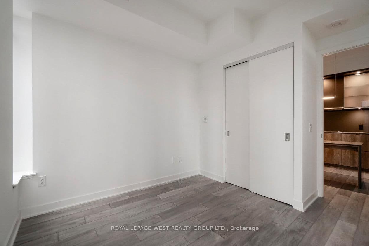 11 Yorkville Avenue, Unit 1310 thumbnail 33