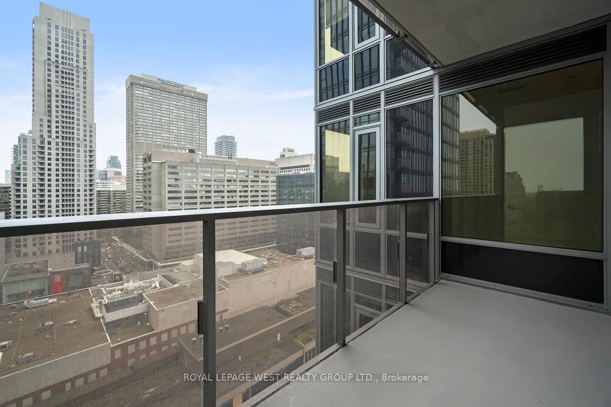 11 Yorkville Avenue, Unit 1310 thumbnail 39