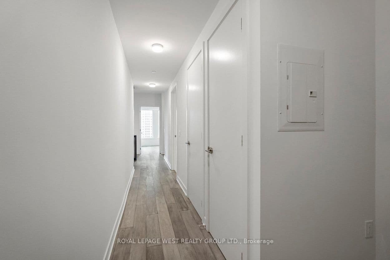 11 Yorkville Avenue, Unit 1310 thumbnail 6