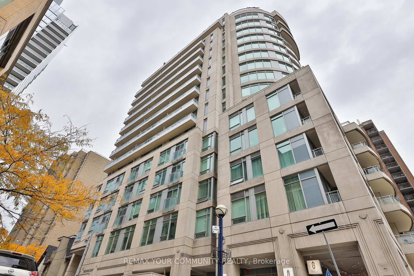 8 Scollard Street, Unit Ph 201 - Image 1