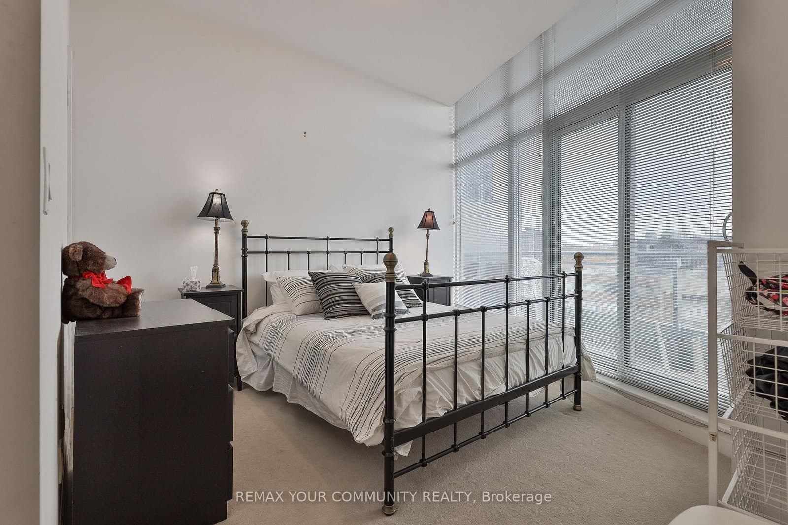 8 Scollard Street, Unit Ph 201 thumbnail 16