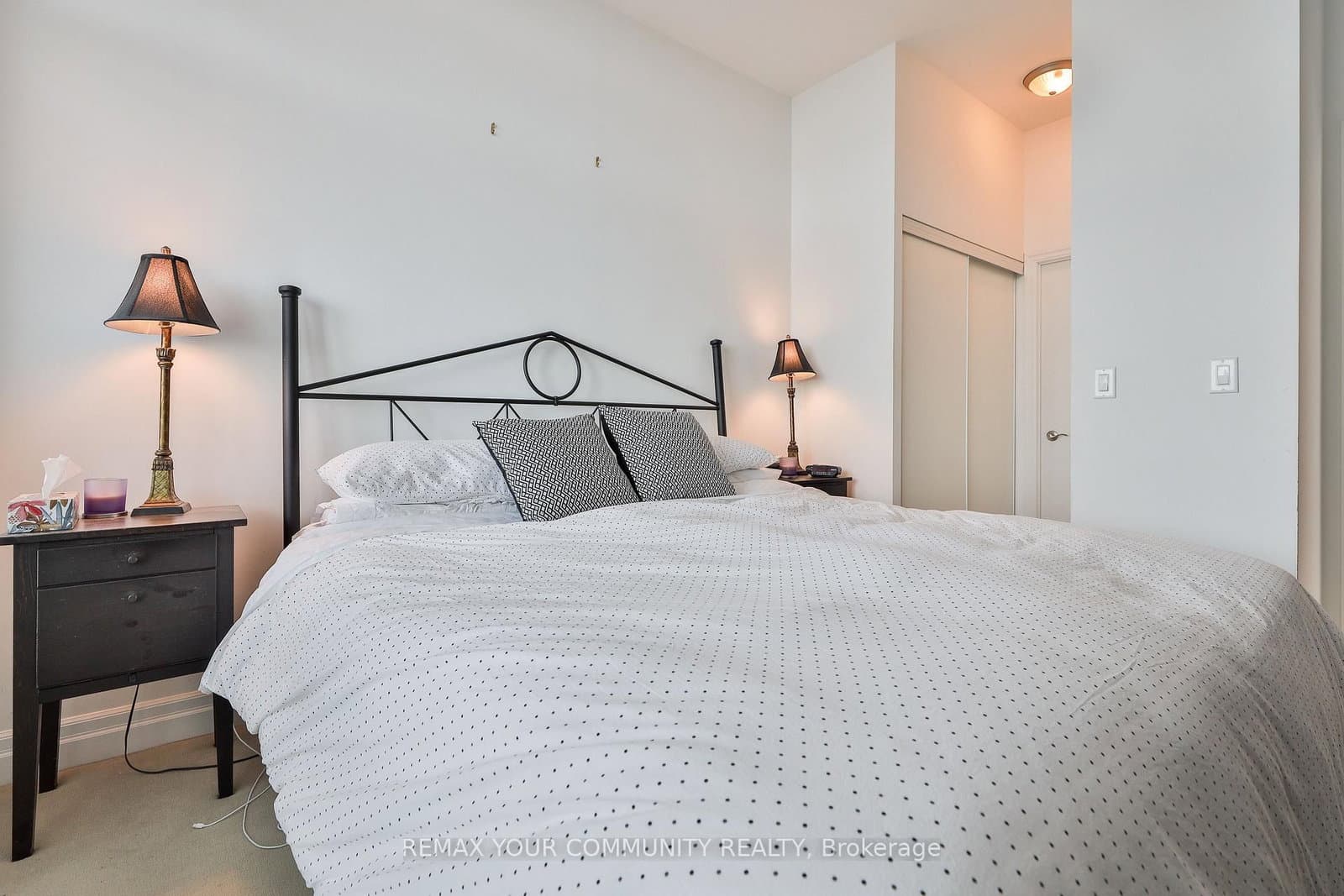 8 Scollard Street, Unit Ph 201 thumbnail 26