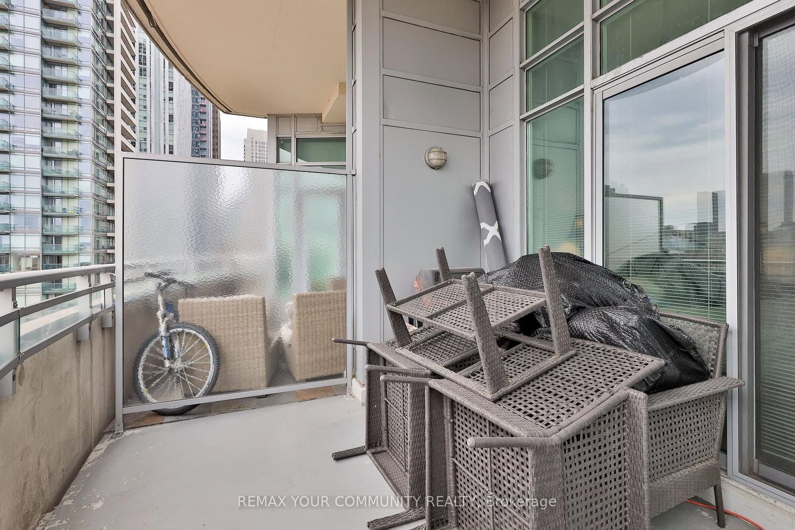 8 Scollard Street, Unit Ph 201 thumbnail 31
