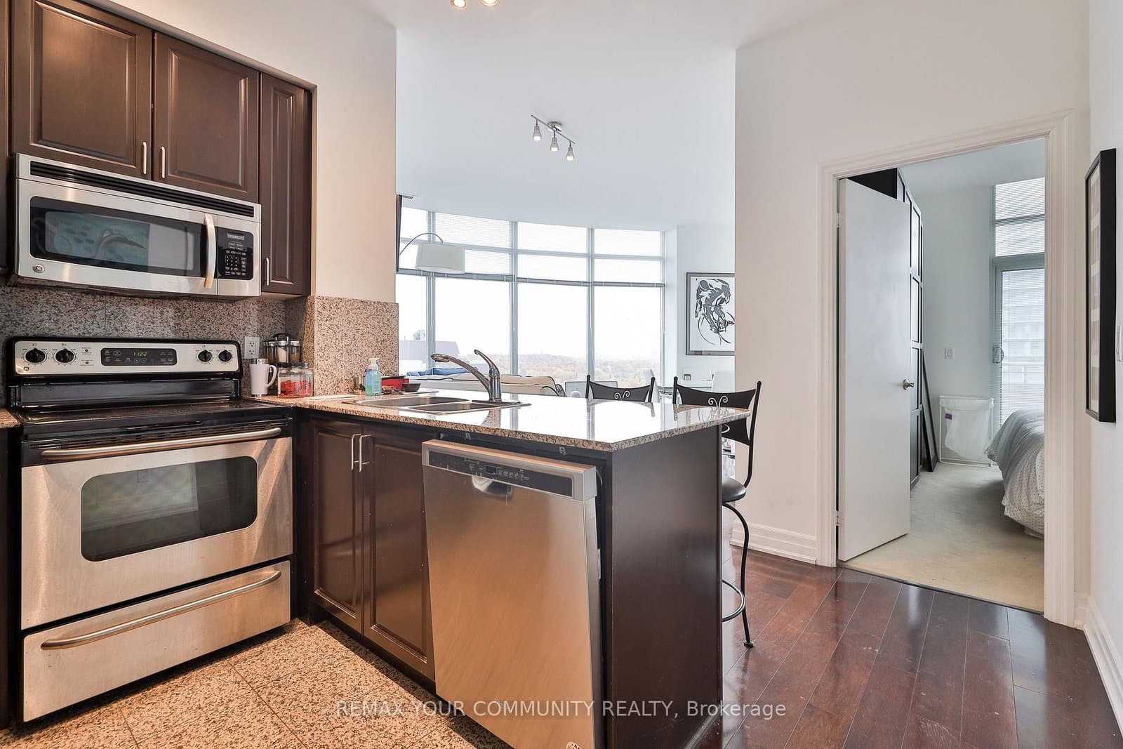 8 Scollard Street, Unit Ph 201 thumbnail 5