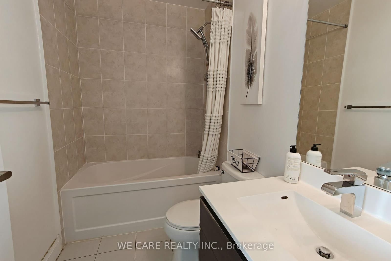 68 Canterbury Place, Unit PH05 thumbnail 11
