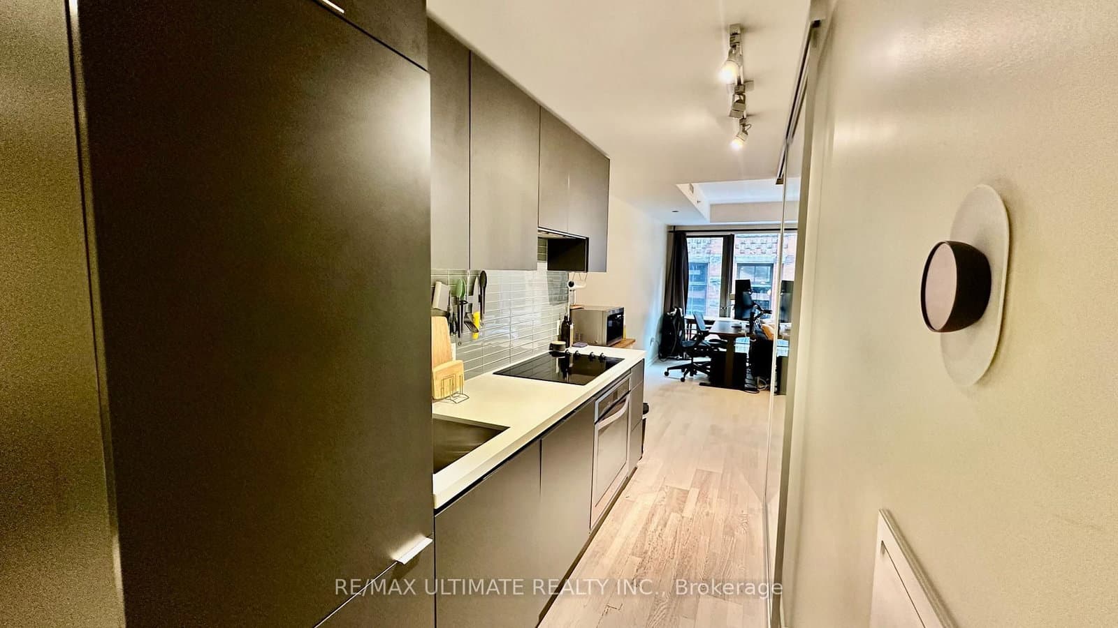 60 Colborne Street, Unit 217 thumbnail 3