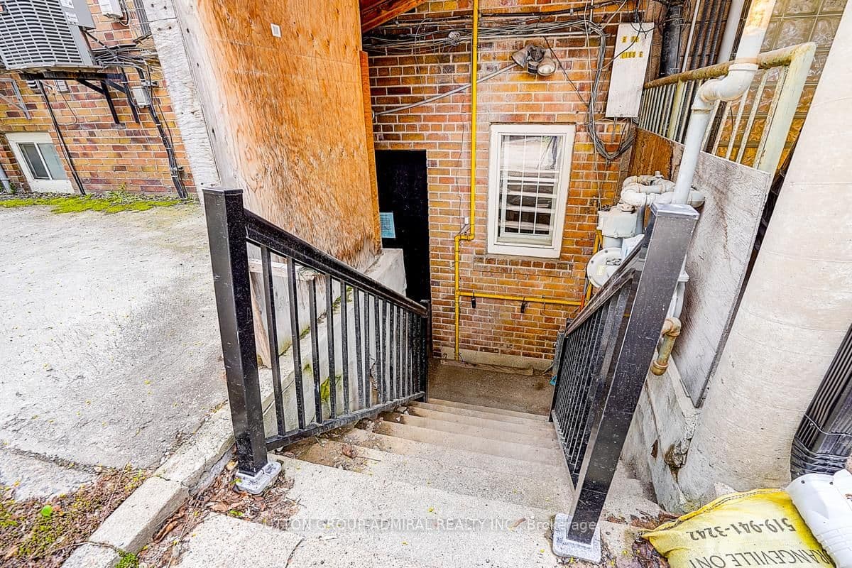 1184 Eglinton Avenue W thumbnail 10