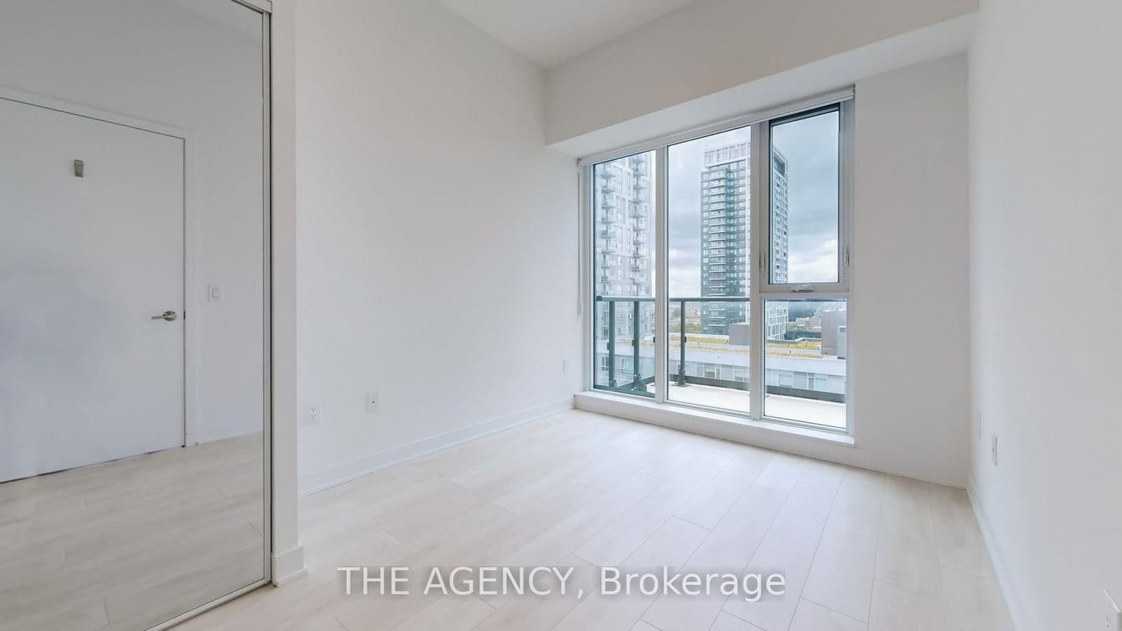 35 Tubman Avenue, Unit PH1115 thumbnail 14