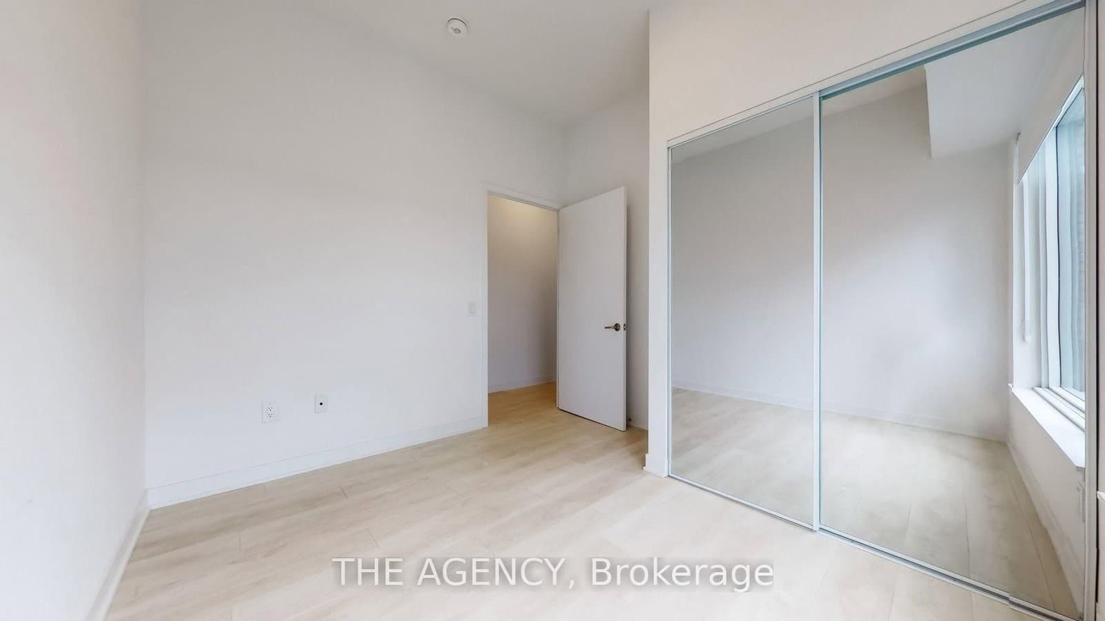 35 Tubman Avenue, Unit PH1115 thumbnail 20