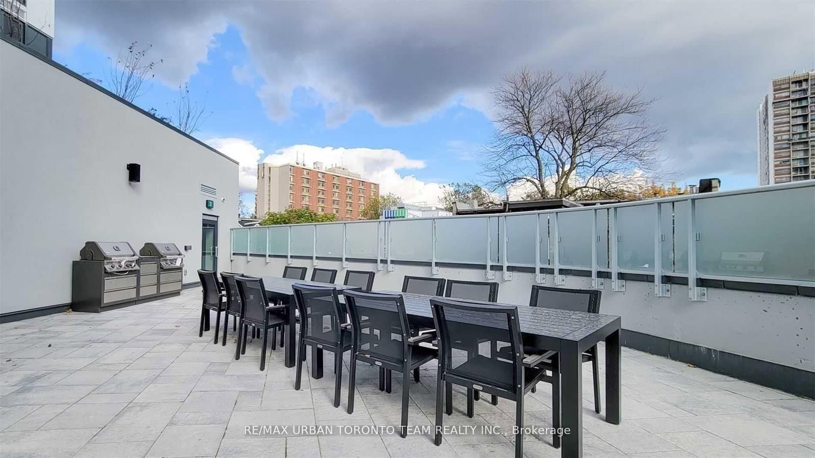 219 Dundas Street E, Unit Ph101 thumbnail 18