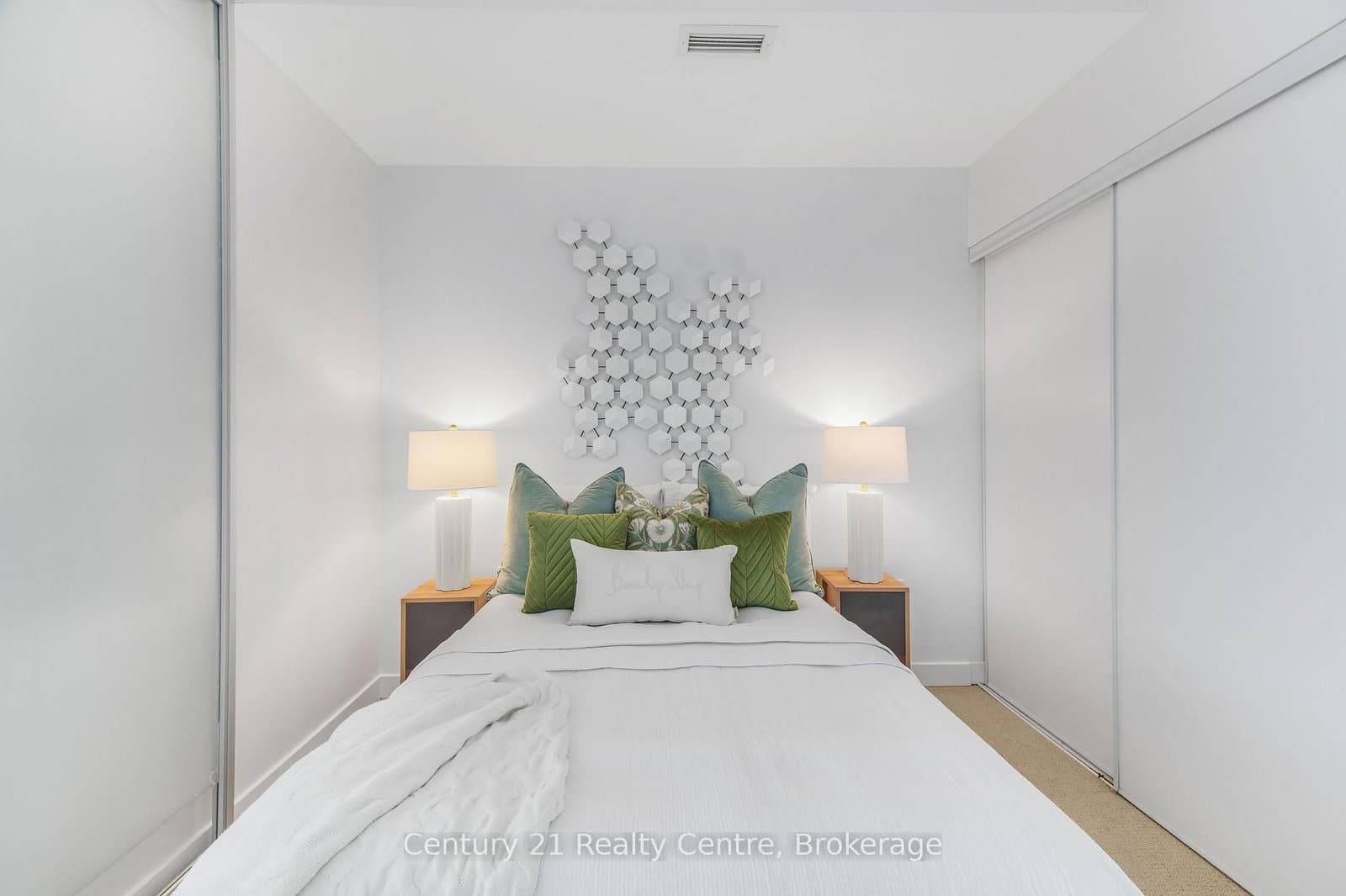 21 Iceboat Terrace, Unit 3307 thumbnail 10