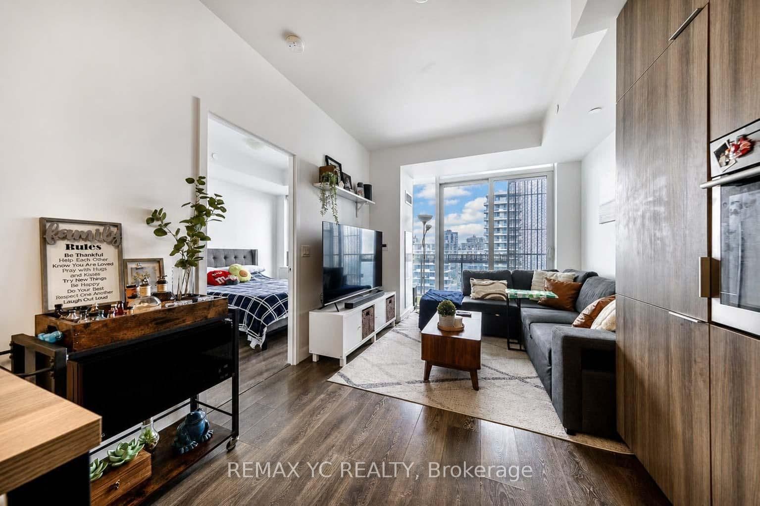 8 Eglinton Avenue E, Unit 4812 thumbnail 10