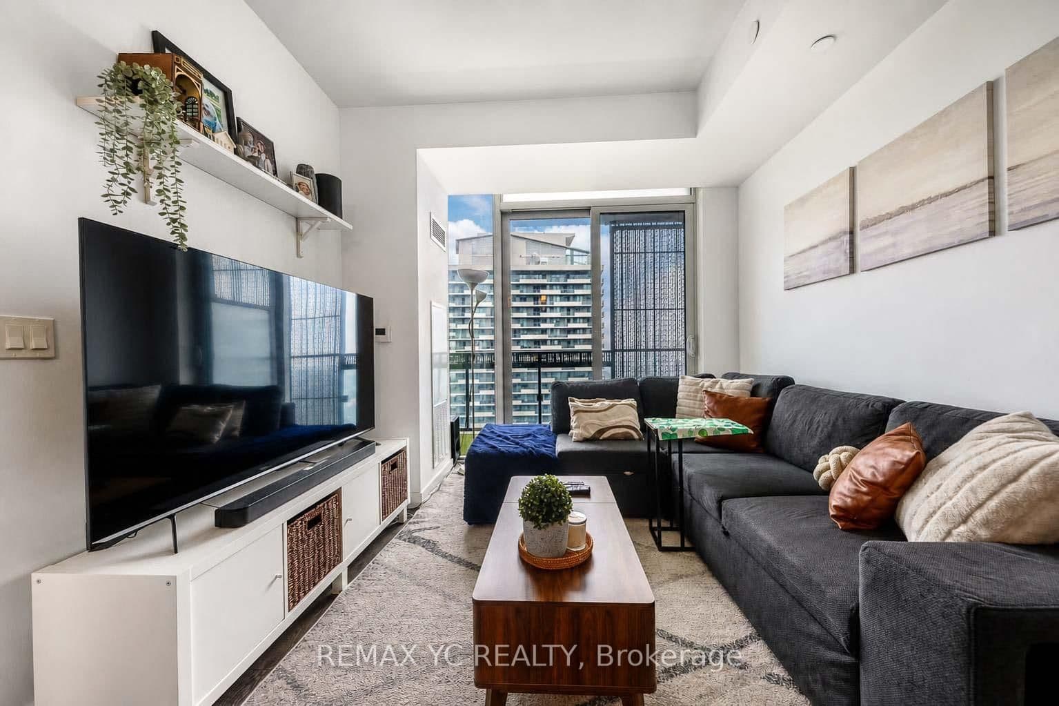 8 Eglinton Avenue E, Unit 4812 thumbnail 13