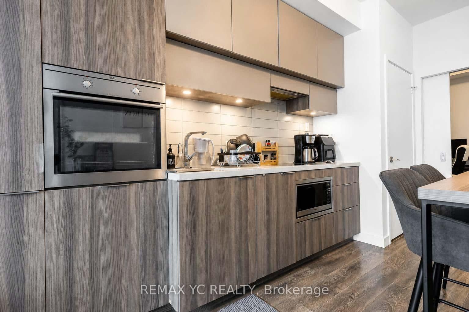 8 Eglinton Avenue E, Unit 4812 thumbnail 15