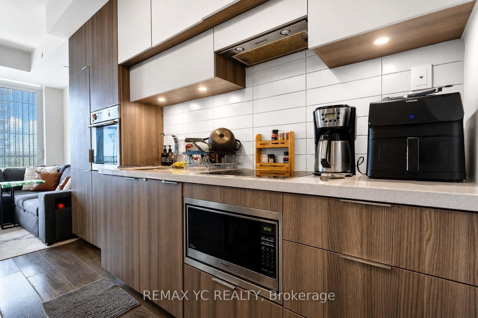 8 Eglinton Avenue E, Unit 4812 thumbnail 16