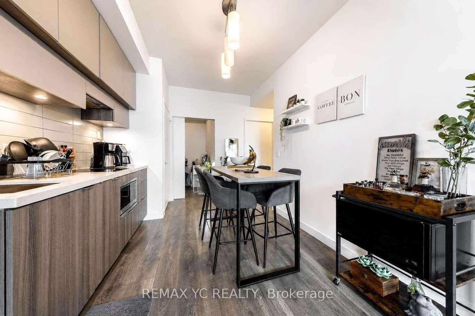8 Eglinton Avenue E, Unit 4812 thumbnail 18