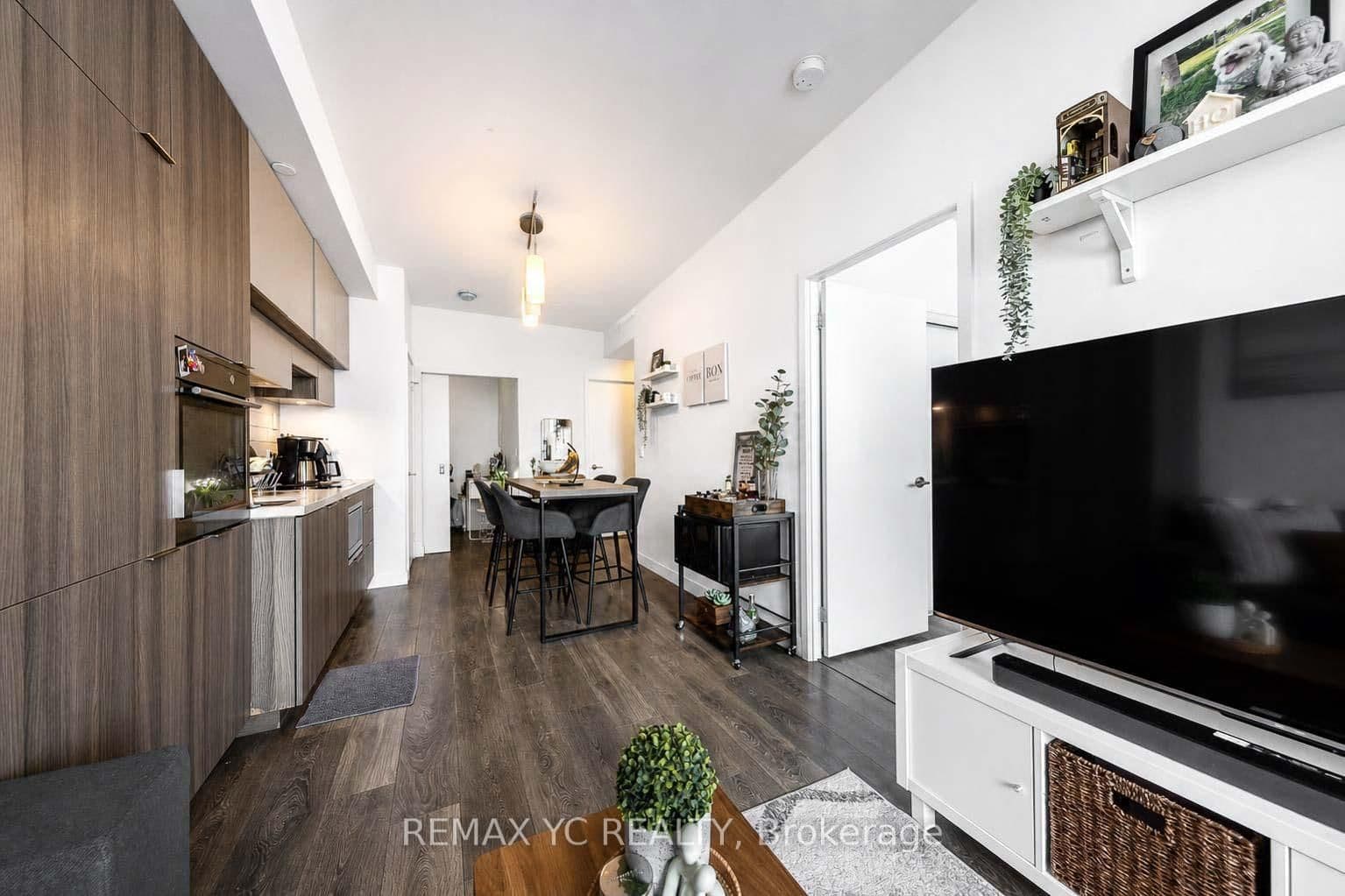 8 Eglinton Avenue E, Unit 4812 thumbnail 22