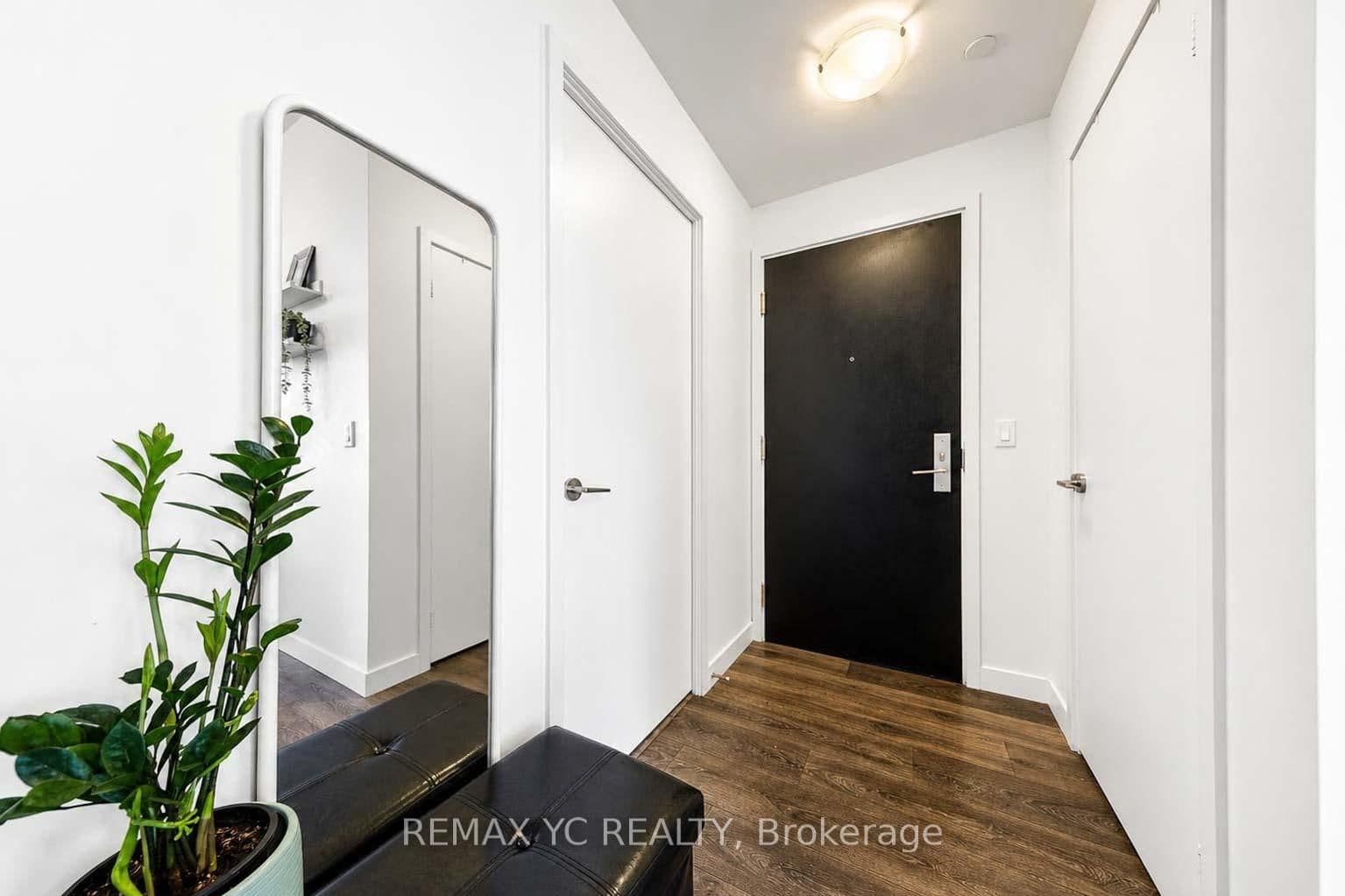 8 Eglinton Avenue E, Unit 4812 thumbnail 26
