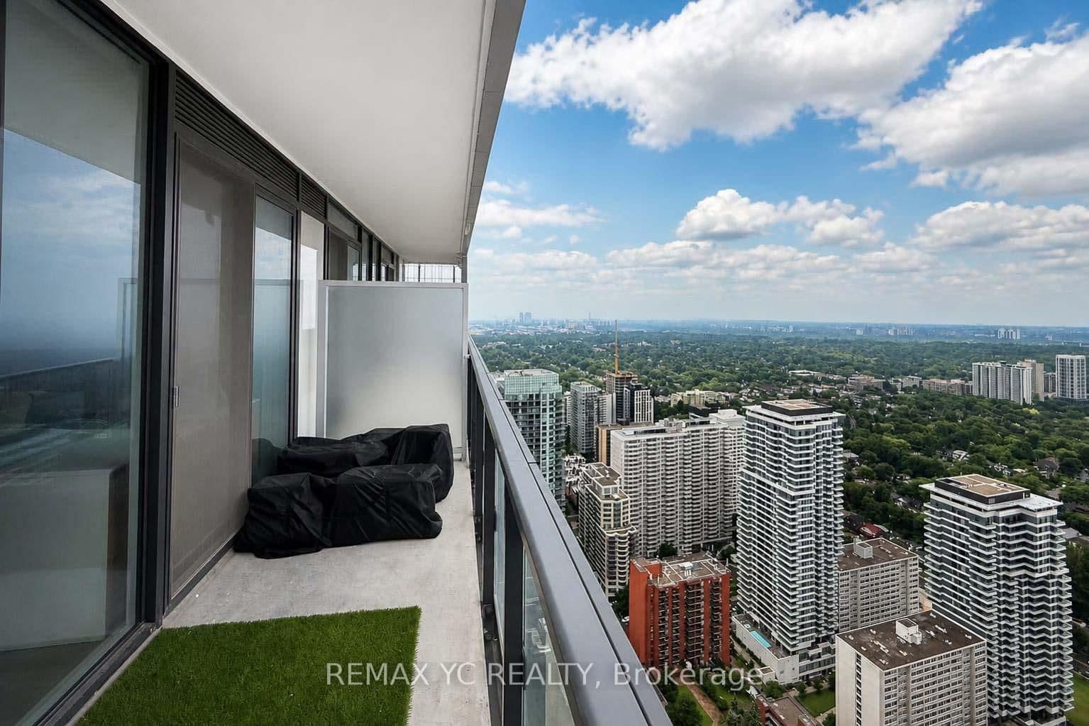 8 Eglinton Avenue E, Unit 4812 thumbnail 31