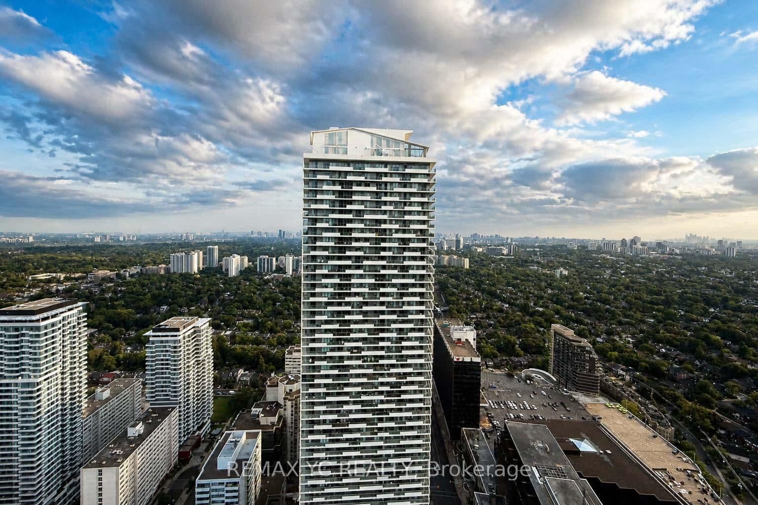 8 Eglinton Avenue E, Unit 4812 thumbnail 32