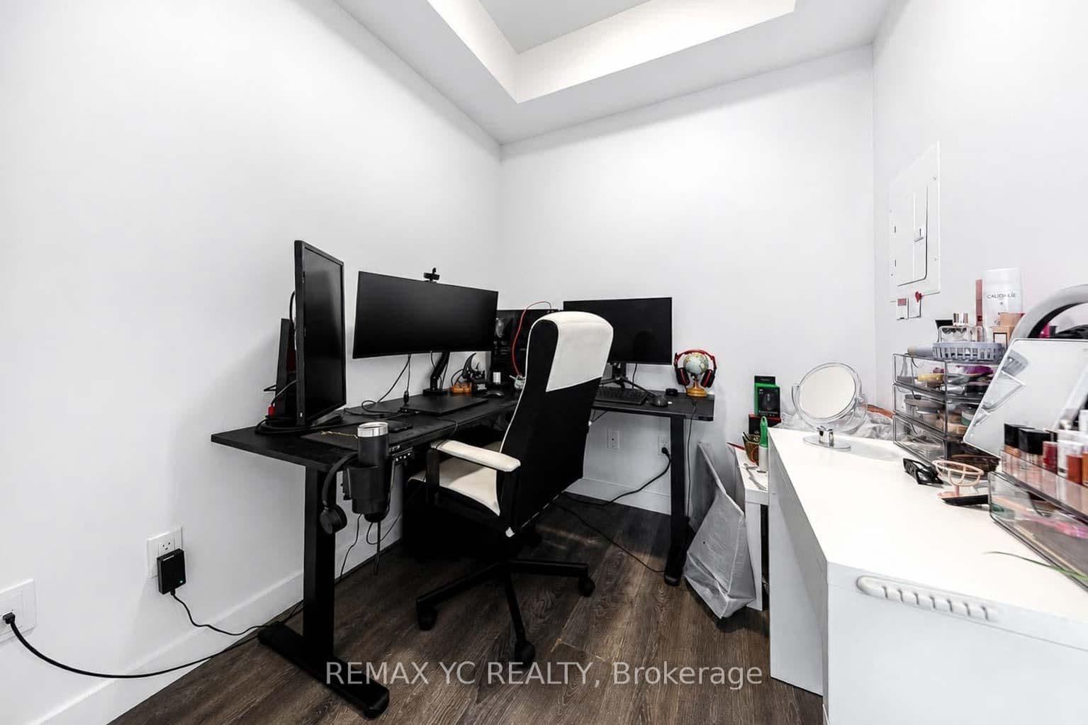 8 Eglinton Avenue E, Unit 4812 thumbnail 5