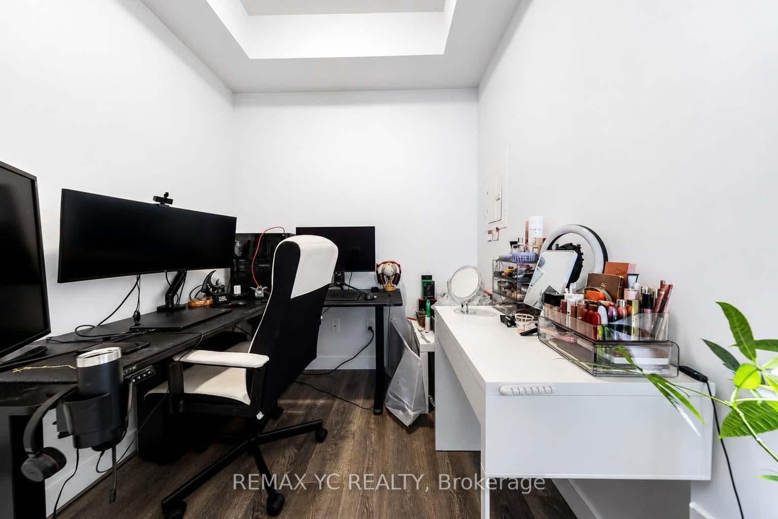 8 Eglinton Avenue E, Unit 4812 thumbnail 6