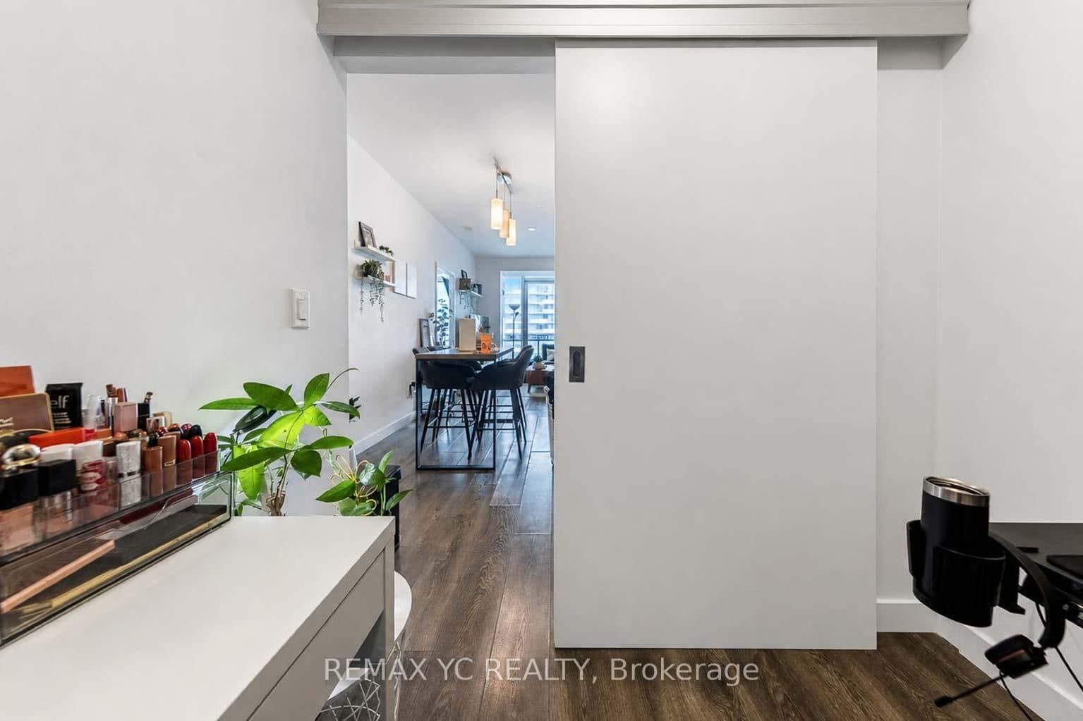 8 Eglinton Avenue E, Unit 4812 thumbnail 7