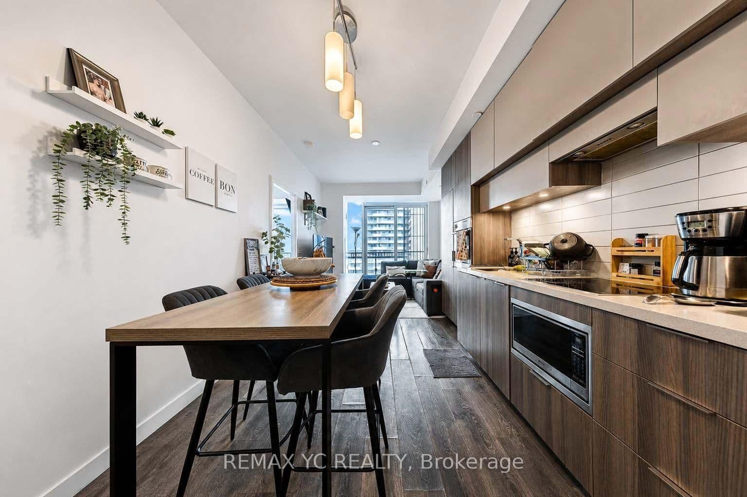 8 Eglinton Avenue E, Unit 4812 thumbnail 9