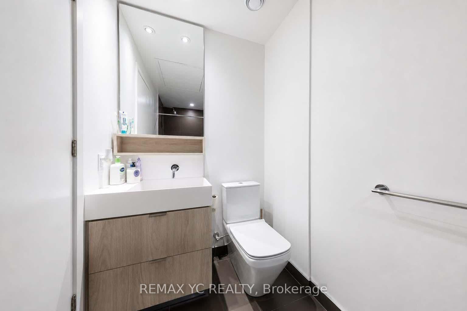 8 Hillsdale Avenue E, Unit 1540 thumbnail 11