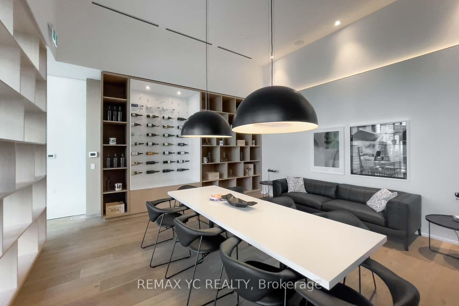 8 Hillsdale Avenue E, Unit 1540 thumbnail 22