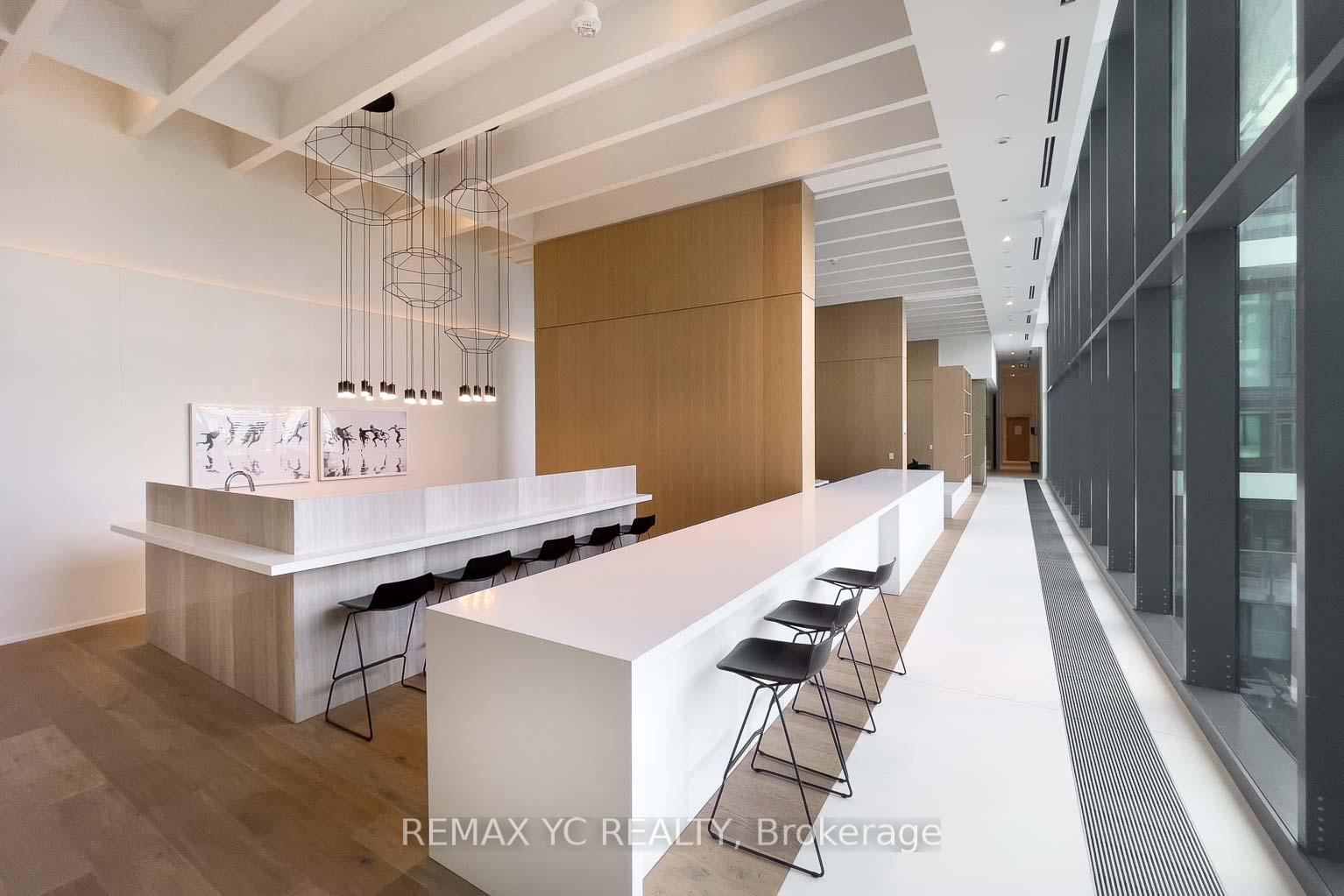 8 Hillsdale Avenue E, Unit 1540 thumbnail 24