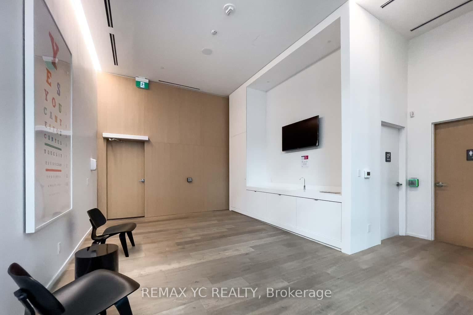 8 Hillsdale Avenue E, Unit 1540 thumbnail 38