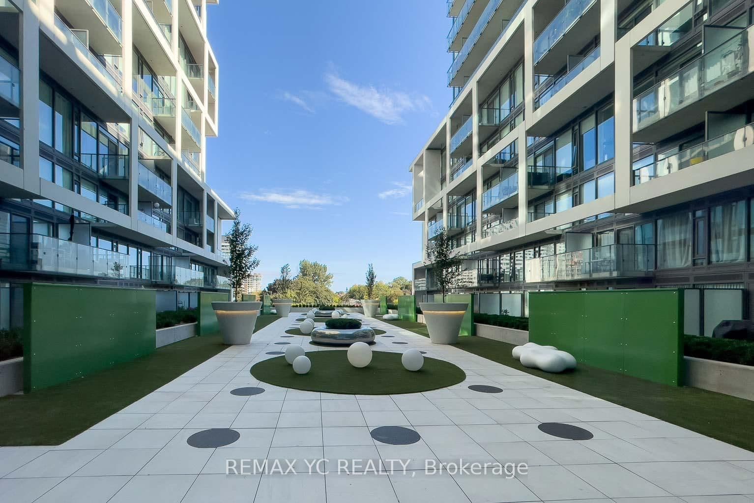 8 Hillsdale Avenue E, Unit 1540 thumbnail 39