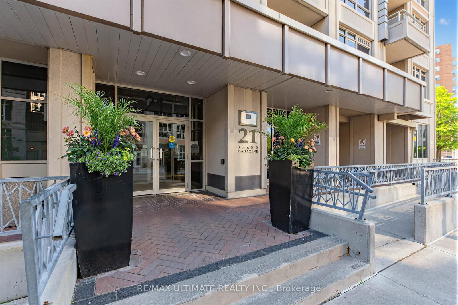 21 Grand Magazine Street, Unit 2301 thumbnail 2