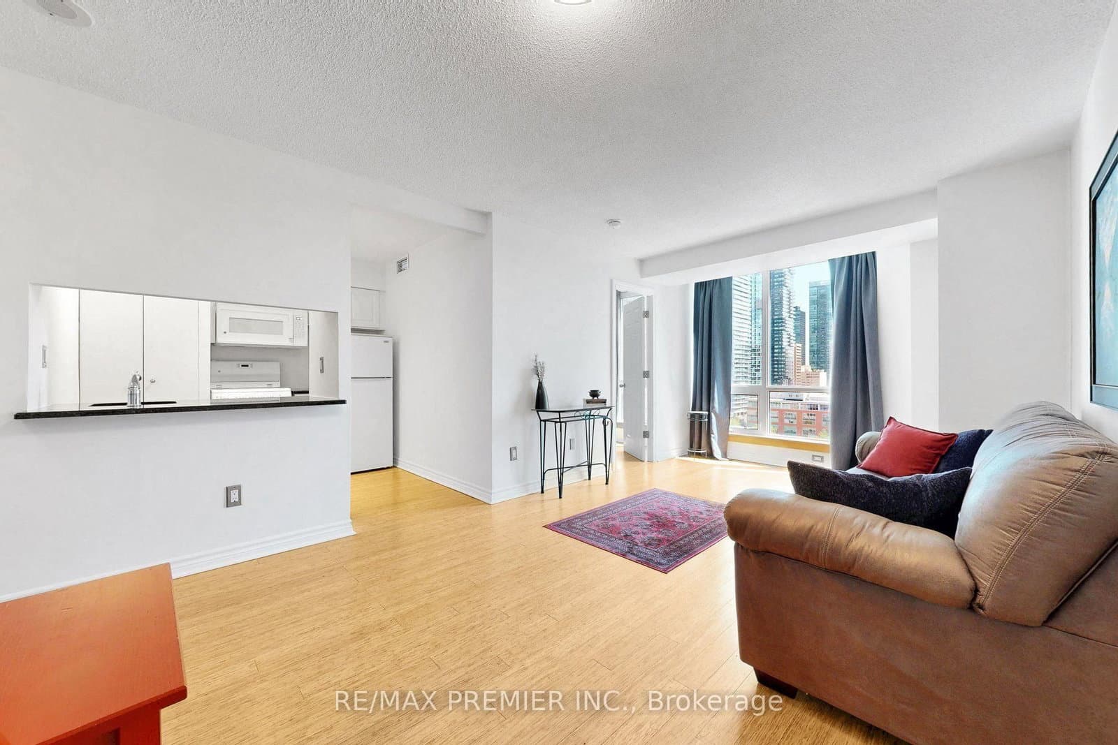1055 Bay Street, Unit 1804 thumbnail 11