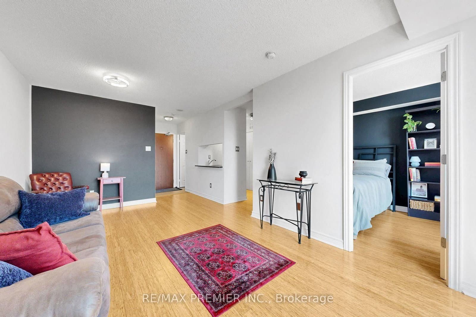 1055 Bay Street, Unit 1804 thumbnail 12