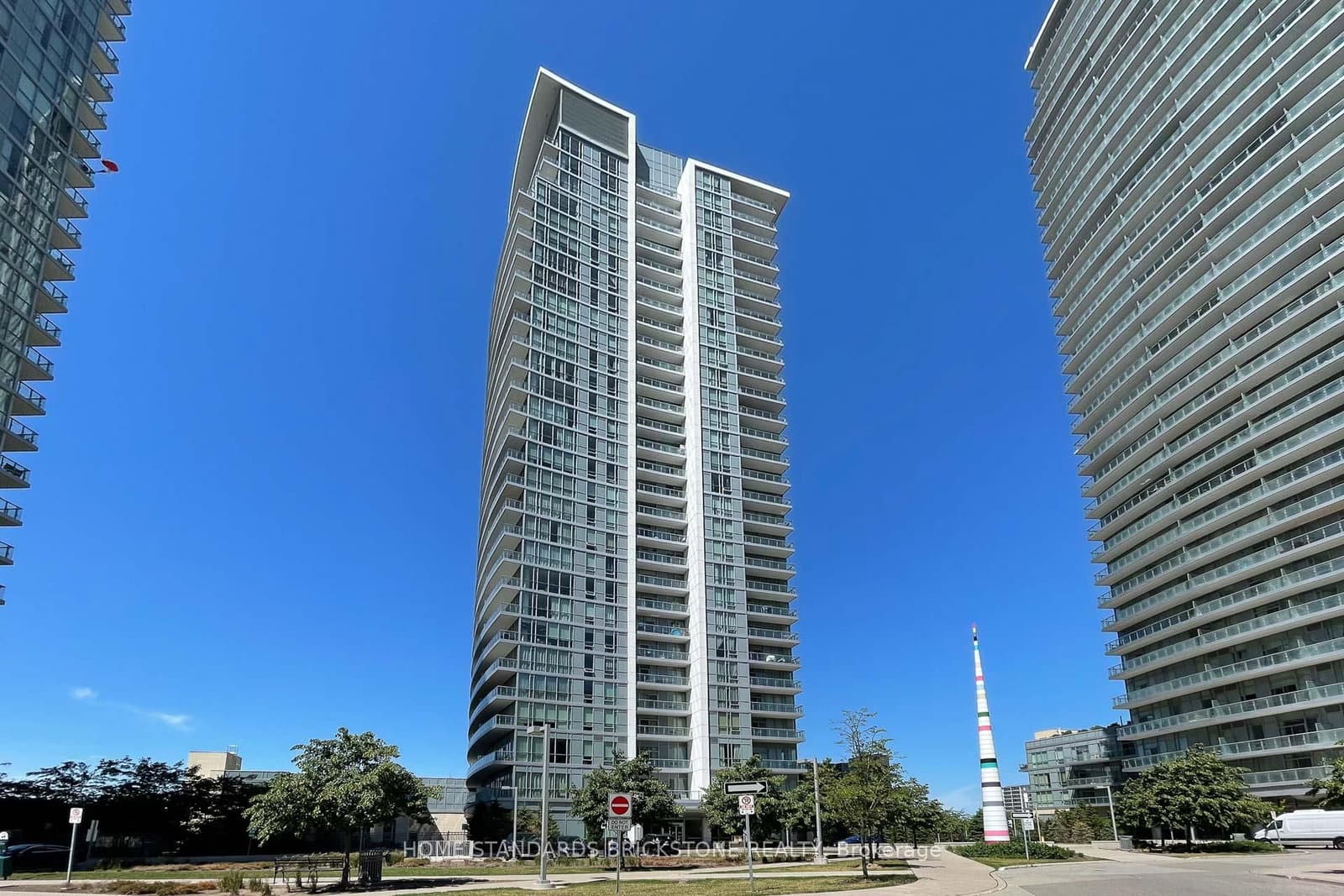 66 Forest Manor Road, Unit 1201 thumbnail 4