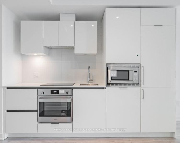 238 Simcoe Street, Unit 3302 thumbnail 5
