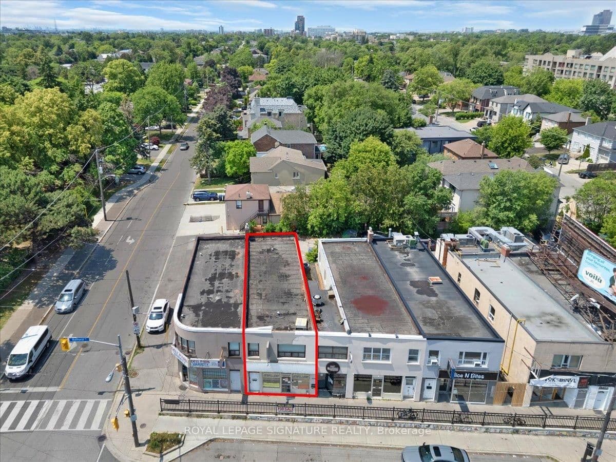 3016 Bathurst Street thumbnail 2