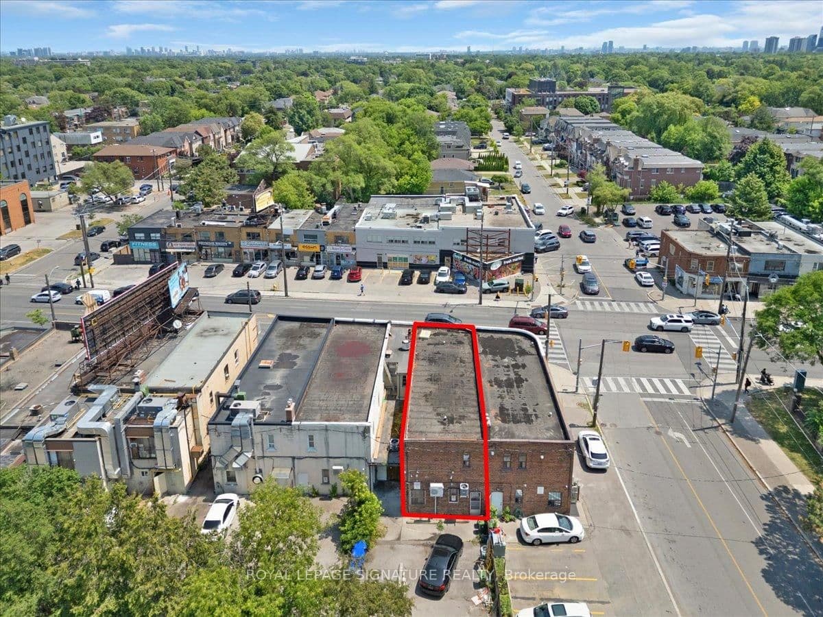 3016 Bathurst Street thumbnail 3