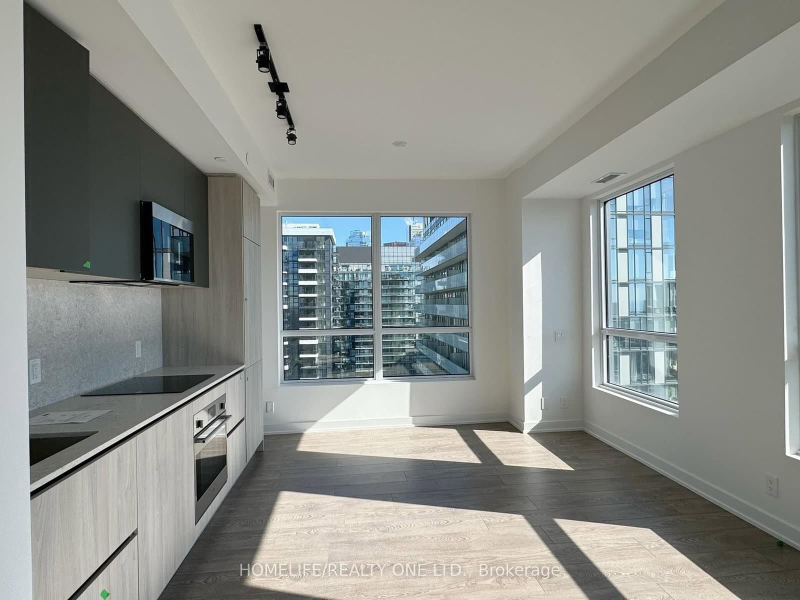 108 Peter Street, Unit 4106