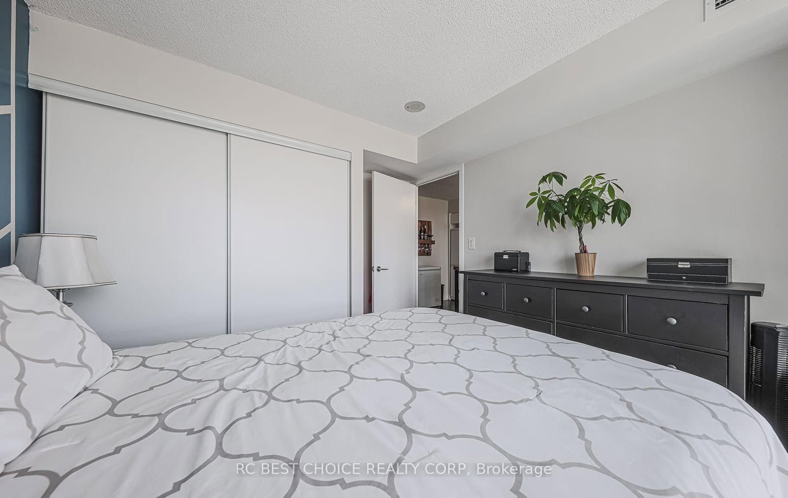 21 Iceboat Terrace N, Unit 1501 thumbnail 25
