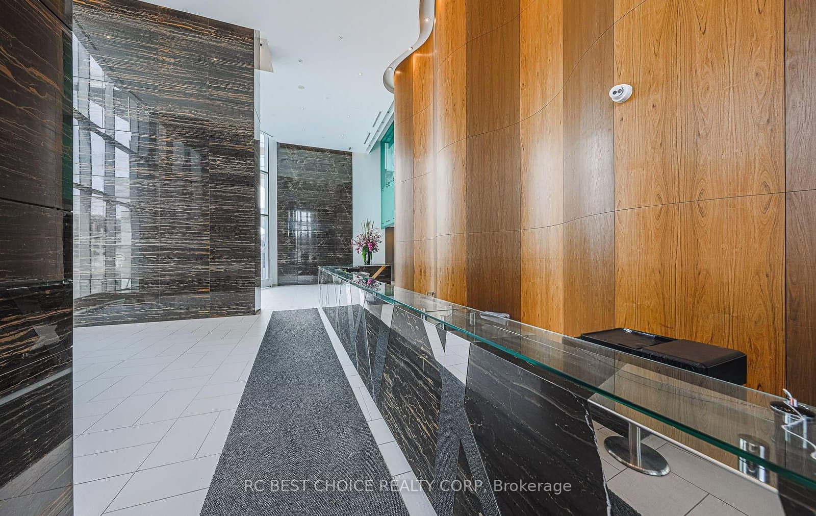 21 Iceboat Terrace N, Unit 1501 thumbnail 4