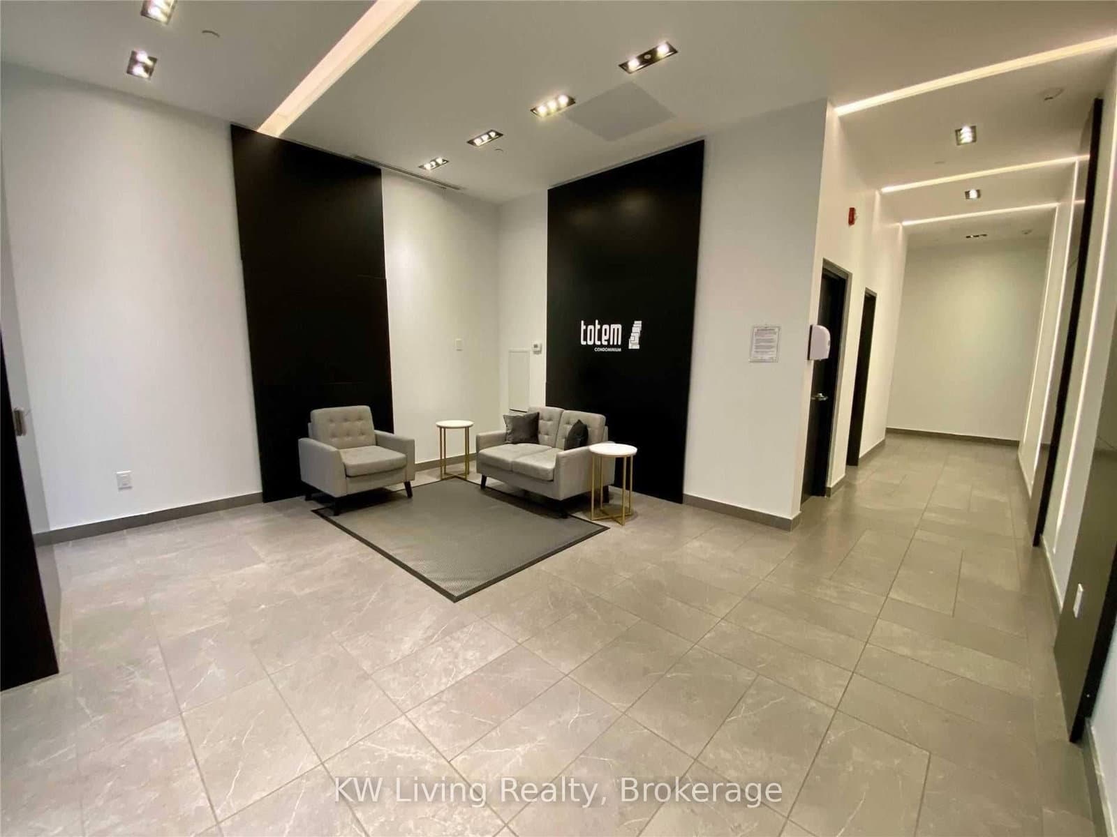 17 Dundonald Street, Unit 501 thumbnail 2