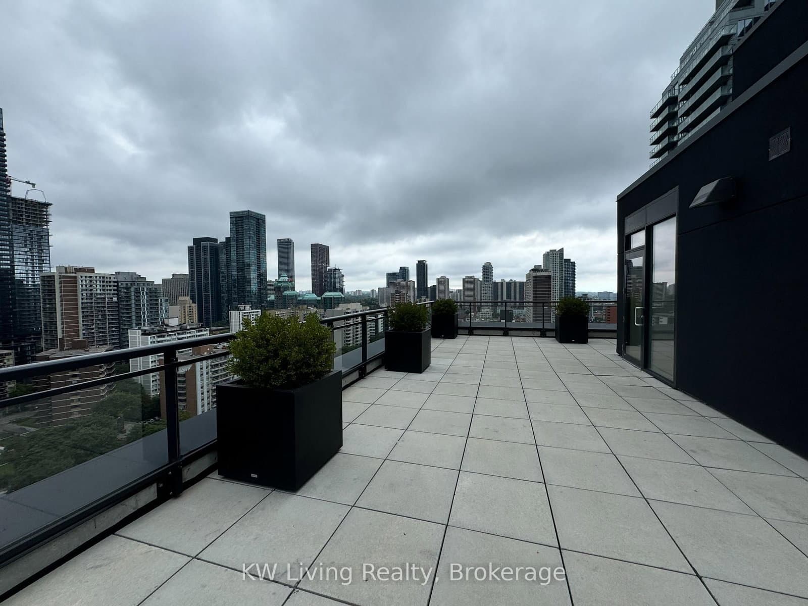 17 Dundonald Street, Unit 501 thumbnail 9