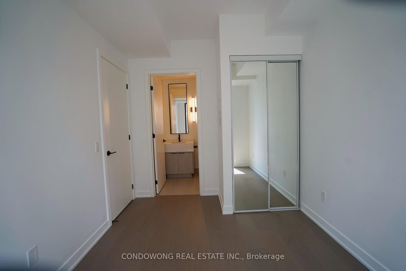 91 Montclair Avenue, Unit 502 thumbnail 4